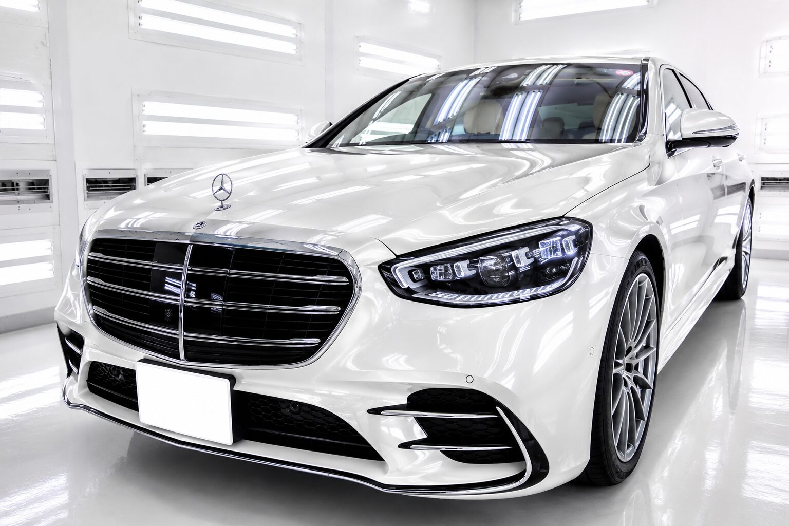 Mercedes-Benzのボディに映り込む艶やかな光沢