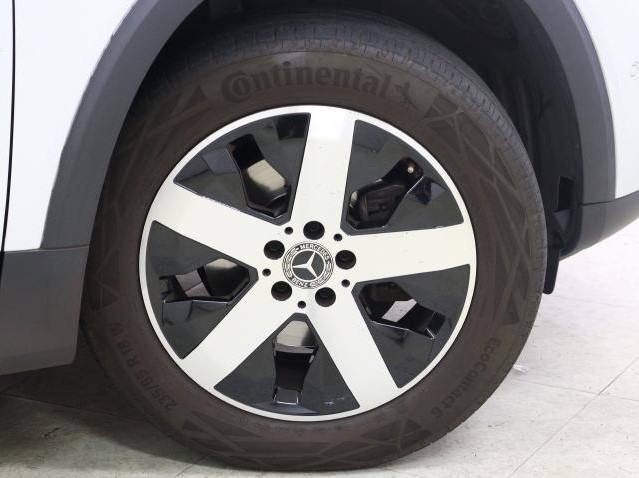 GLB180　タイヤ
