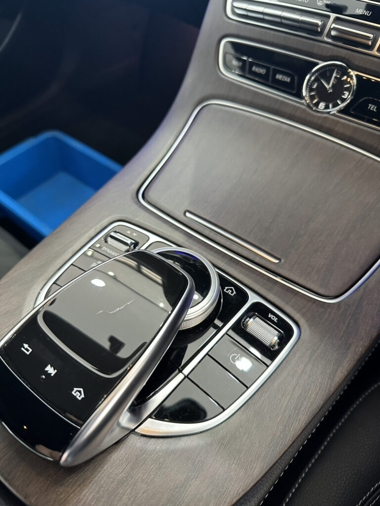 W213　センターコンソール