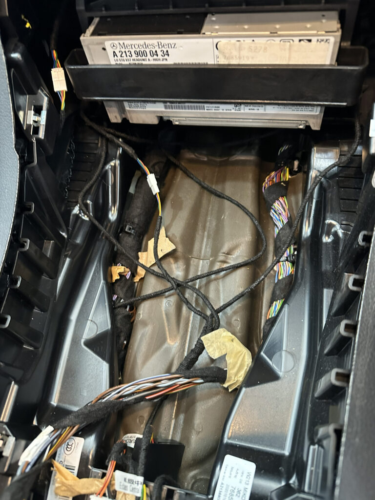 W213　ナビユニット