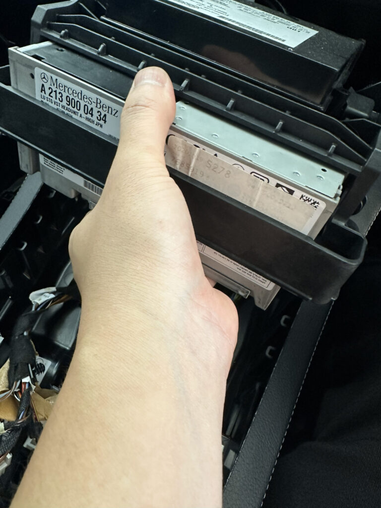 W213　ナビユニット