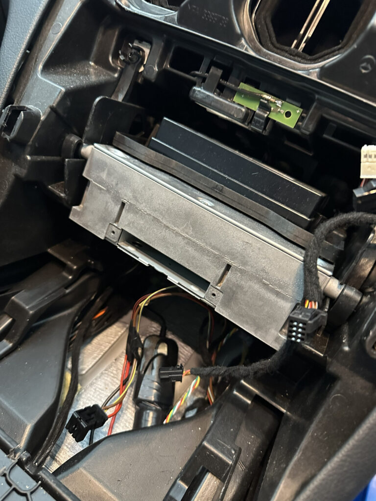 S205　ナビユニット　C43