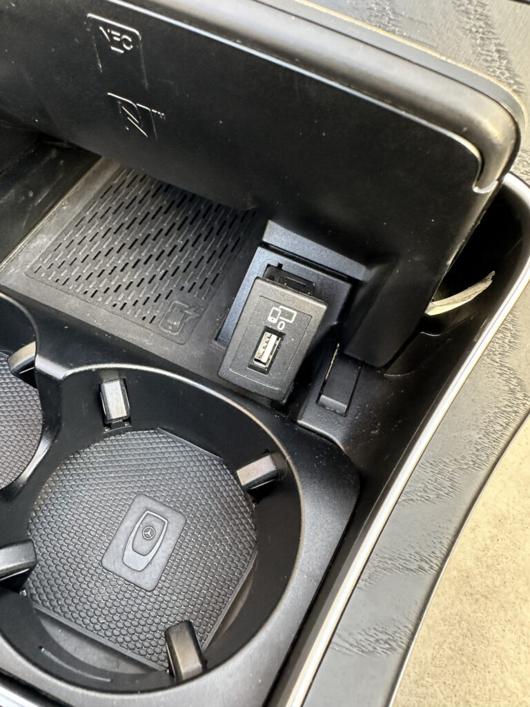 W205　センターコンソール