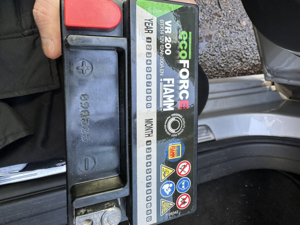 W246　バックアップバッテリー