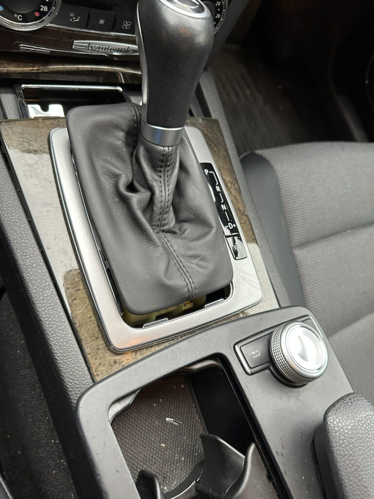 W204 センターコンソール