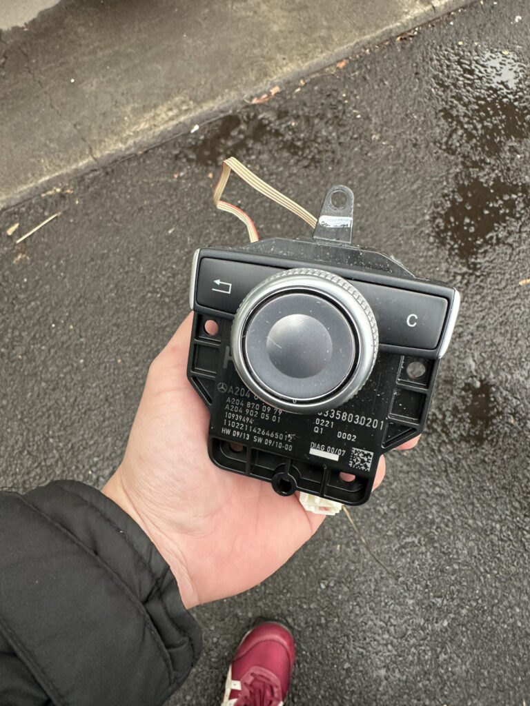 W204　コマンドダイヤル