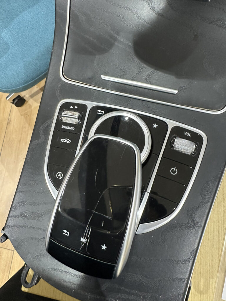 Cクラス タッチパッド　修理