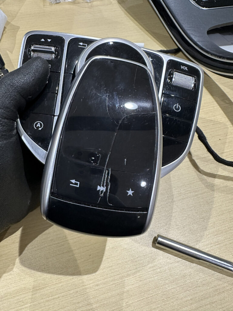 Cクラス タッチパッド　修理