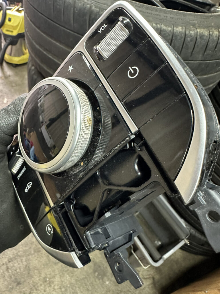 Cクラス タッチパッド　修理