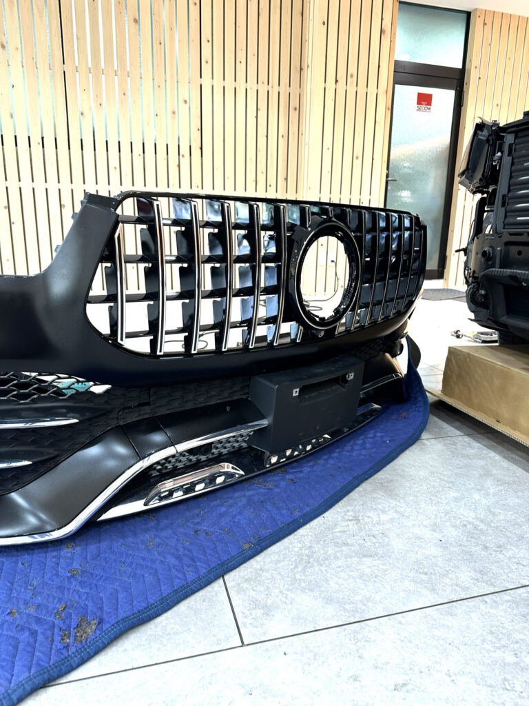 W167 GLE パナメリカーナグリル 交換