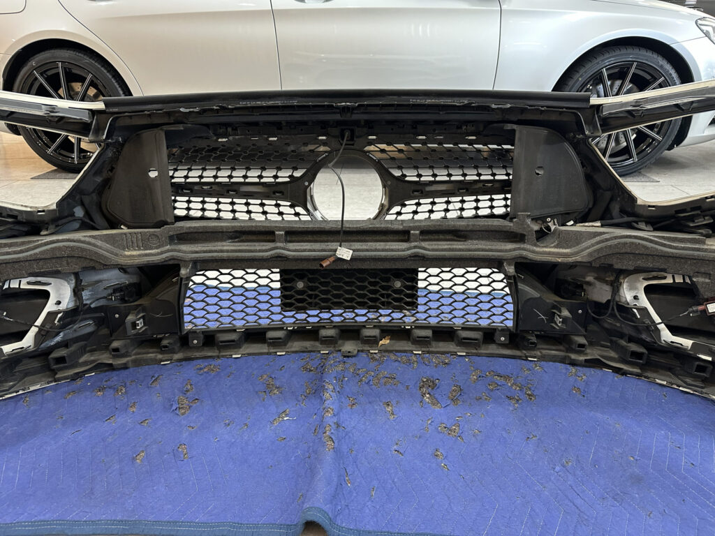 C257 CLS グリル交換　パナメリカーナグリル