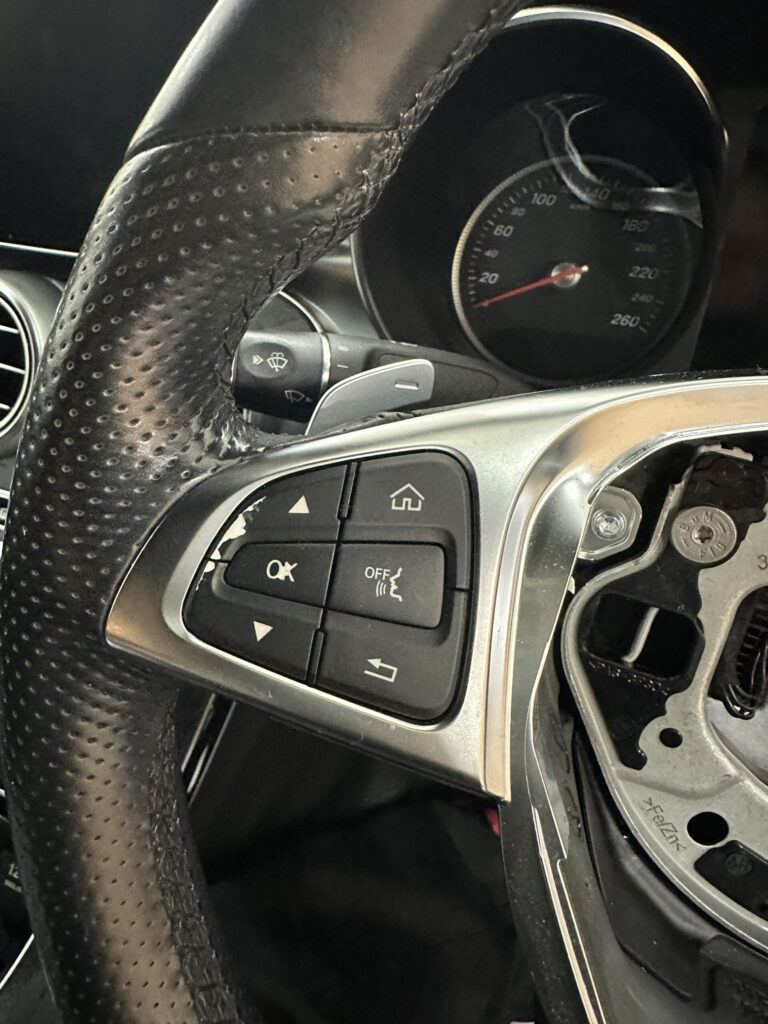 W205 ステアリング スイッチ 交換